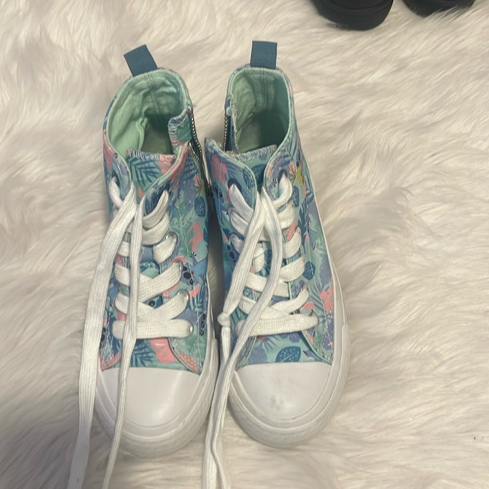 Stitch high top size 1 - gently worn